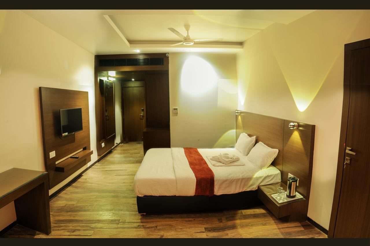 Hotel Atharva Ujjain Exterior foto